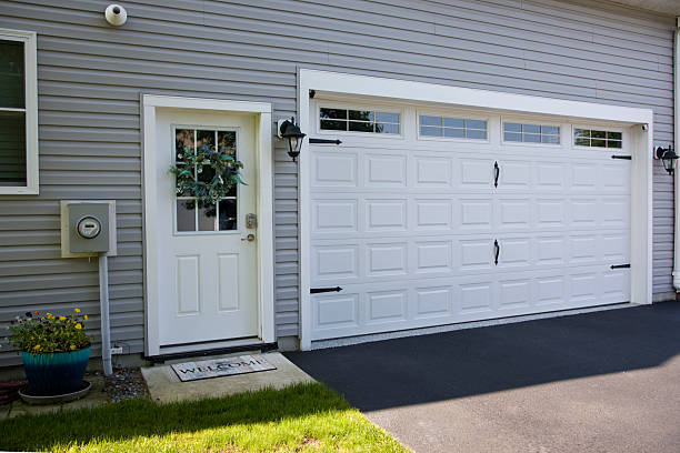 24/7 Emergency Garage Door Panel Replacement experts in Hayden, ID